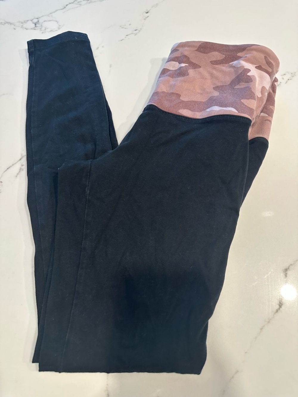 PINK Victoria's Secret Black Leggings with Pink Camo Waistband